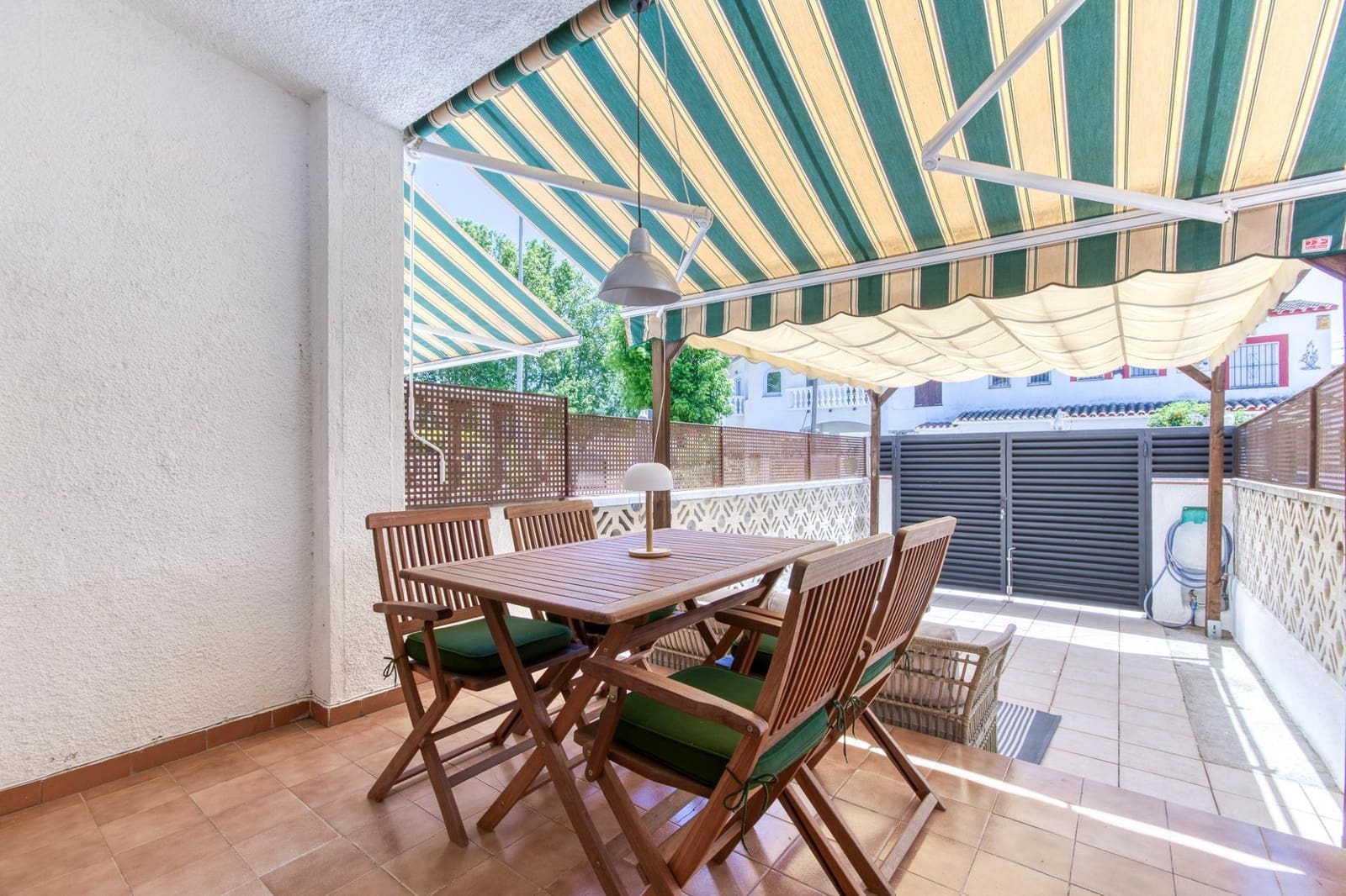 2 sovrum Hus till salu i Empuriabrava - 249 000 € (Ref: 9920575)