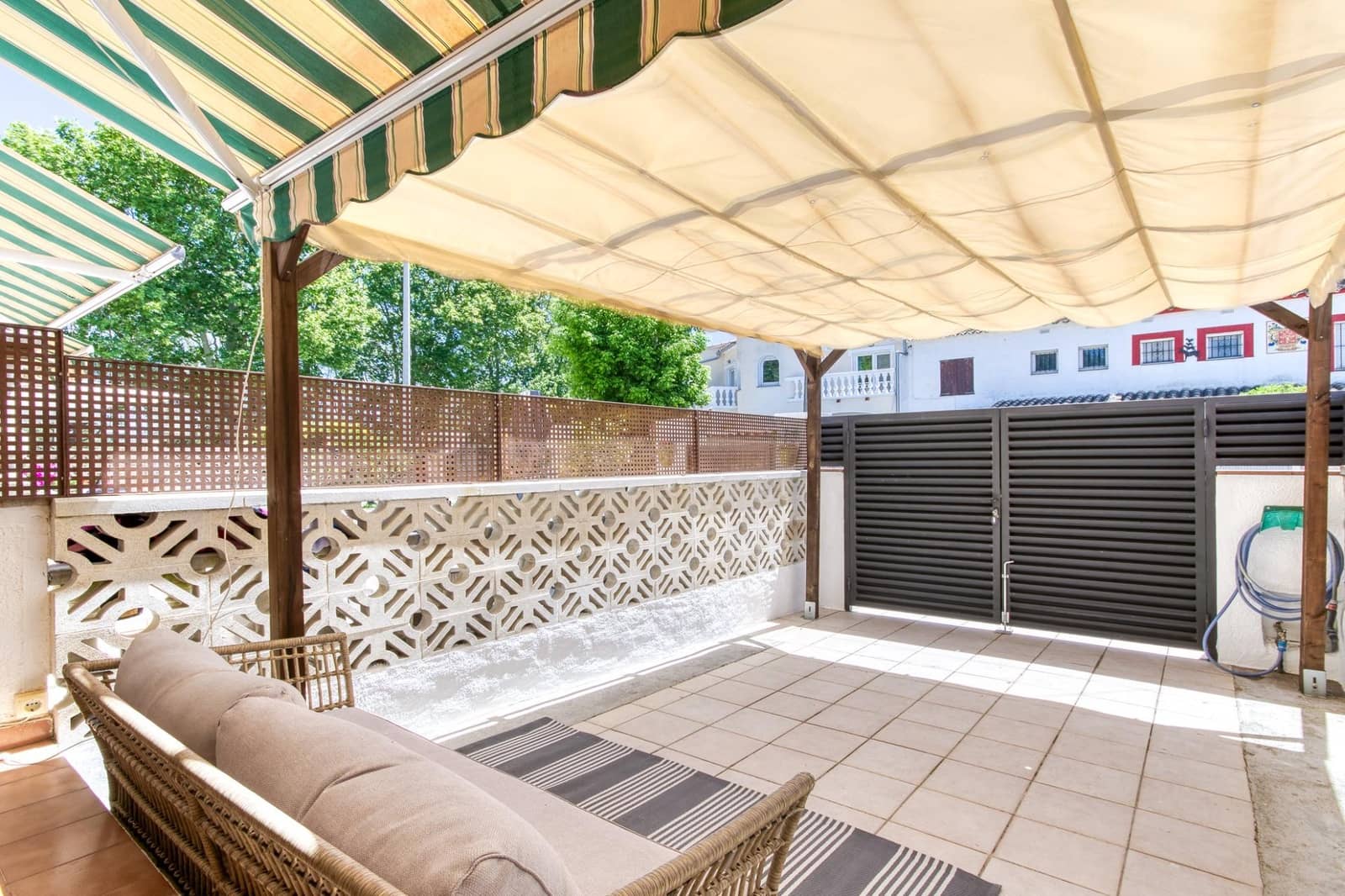 2 sovrum Hus till salu i Empuriabrava - 249 000 € (Ref: 9920575)