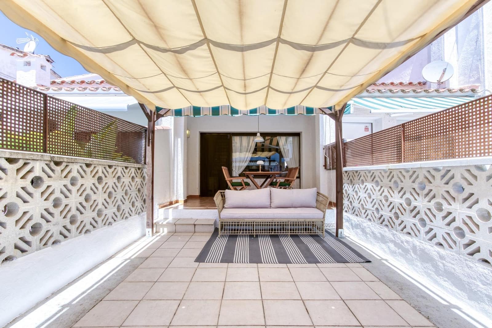 2 sovrum Hus till salu i Empuriabrava - 249 000 € (Ref: 9920575)