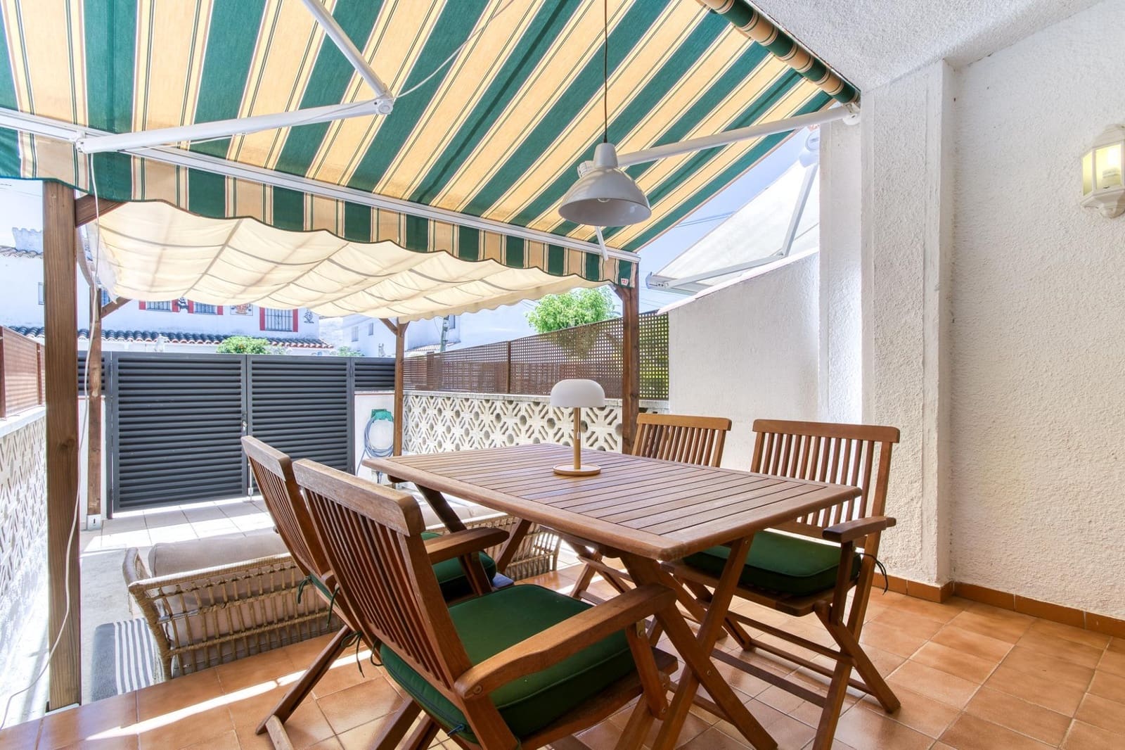 2 sovrum Hus till salu i Empuriabrava - 249 000 € (Ref: 9920575)