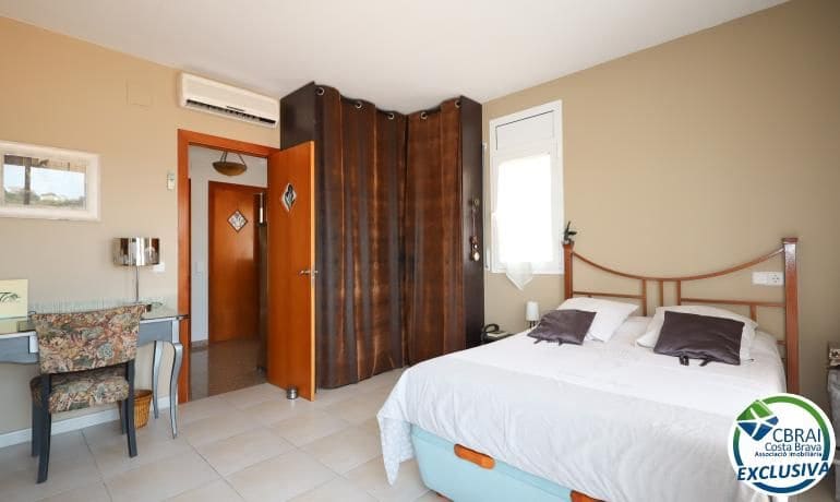2 slaapkamer Huis te koop in Llanca met garage - € 435.000 (Ref: 9936527)