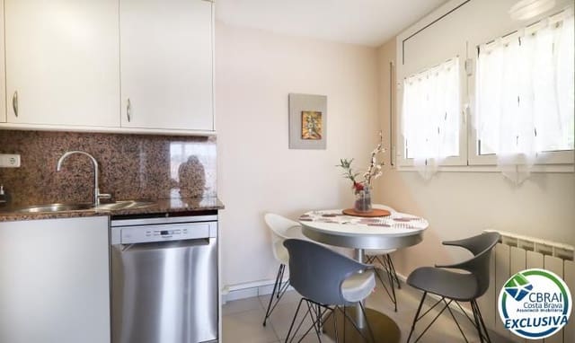 2 slaapkamer Huis te koop in Llançà met garage - € 435.000 (Ref: 9936527)