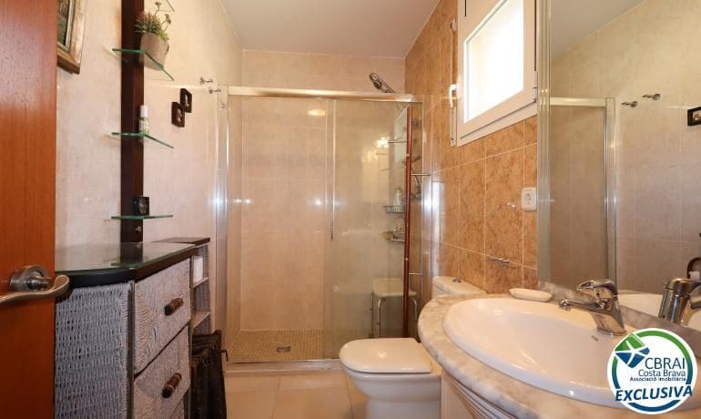 2 slaapkamer Huis te koop in Llanca met garage - € 435.000 (Ref: 9936527)