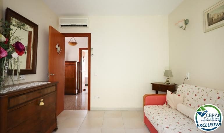 2 slaapkamer Huis te koop in Llanca met garage - € 435.000 (Ref: 9936527)