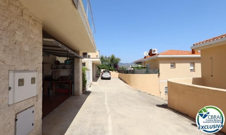 2 slaapkamer Huis te koop in Llanca met garage - € 435.000 (Ref: 9936527)