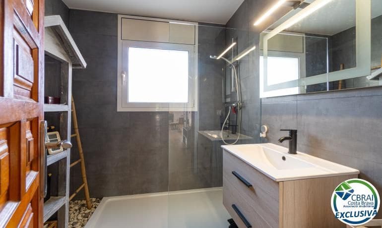 4 makuuhuone Huvila myytävänä paikassa Empuriabrava mukana uima-altaan 
autotalli - 569 000 € (Ref: 9938334)