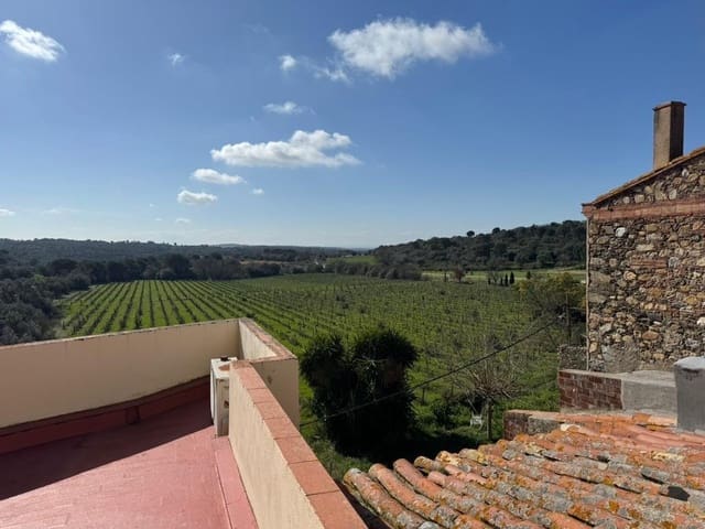 4 bedroom Villa for sale in Garrigàs with garage - € 550,000 (Ref: 9942658)