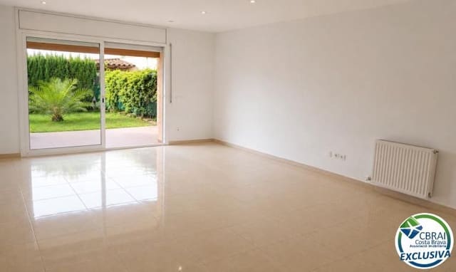 4 soveværelse Byhus til salg i Empuriabrava, Castelló d'Empúries med garage - € 295.000 (Ref: 9945890)