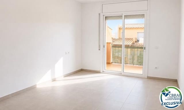 4 soveværelse Byhus til salg i Empuriabrava, Castelló d'Empúries med garage - € 295.000 (Ref: 9945890)