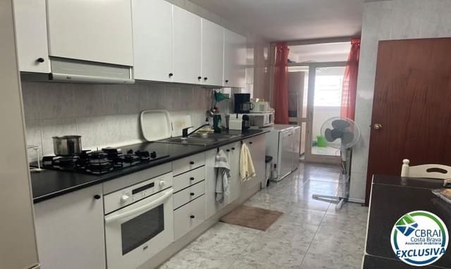 Apartamento de 3 habitaciones en Roses en venta - 265.000 € (Ref: 9948069)