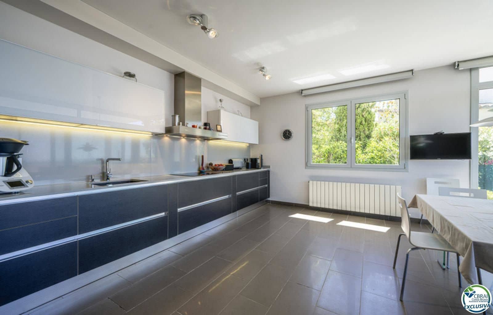 3 sypialnia Willa na sprzedaż w Palau-saverdera z basenem garażem - 1 180 000 € (Ref: 9959929)