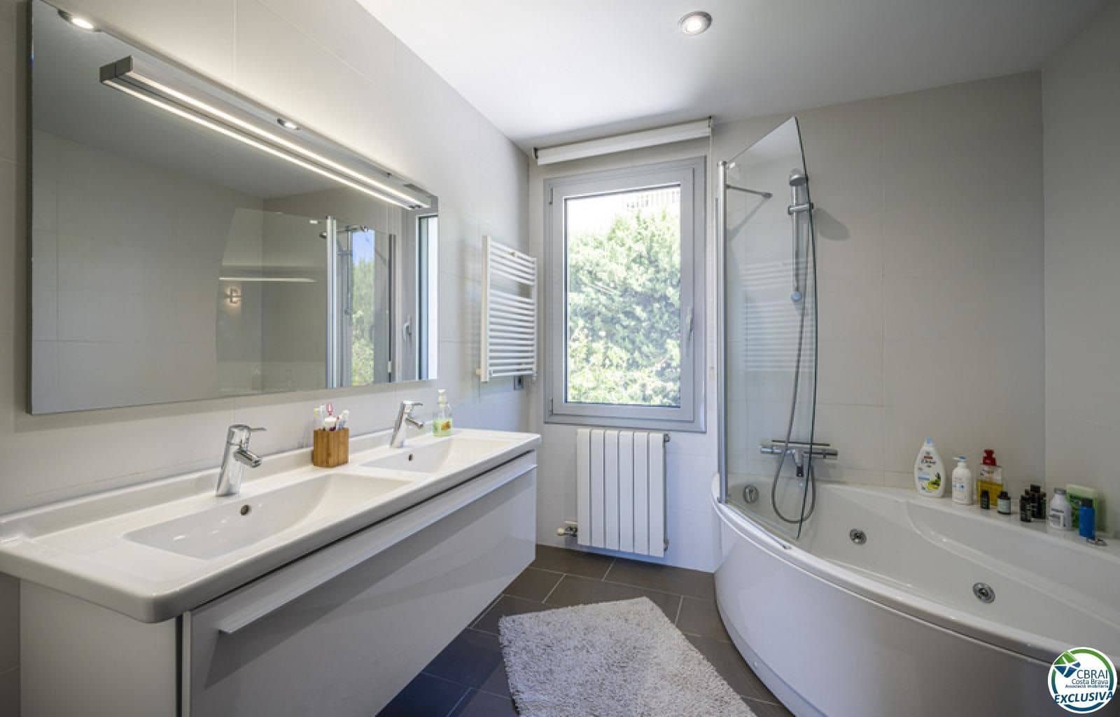 3 sypialnia Willa na sprzedaż w Palau-saverdera z basenem garażem - 1 180 000 € (Ref: 9959929)