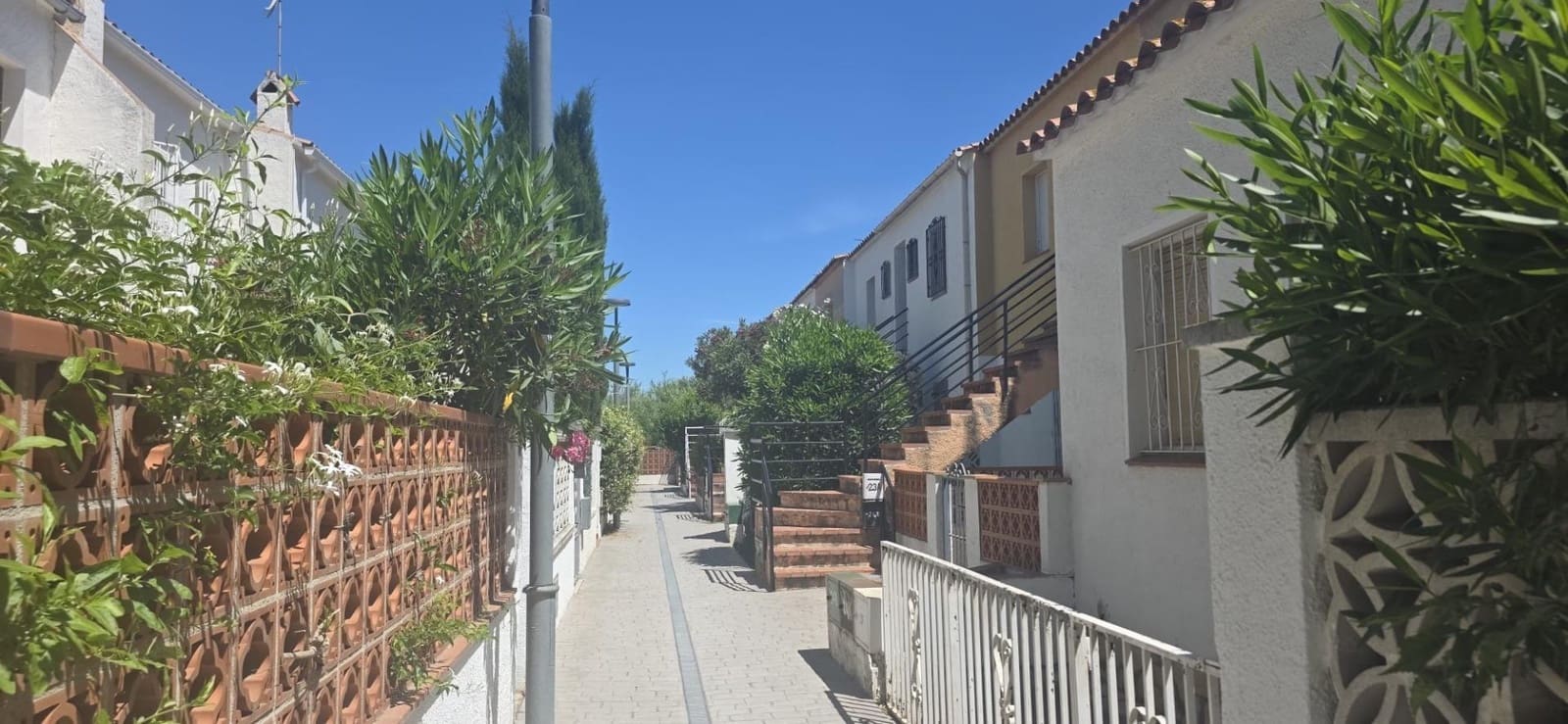 1 slaapkamer Appartement te koop in Empuriabrava met zwembad - € 140.000 (Ref: 9959933)