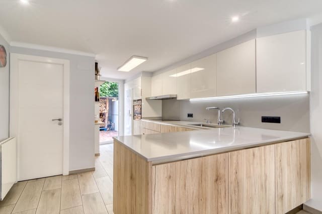 3 Zimmer Villa zu verkaufen in Roses mit Garage - 535.000 € (Ref: 9973450)