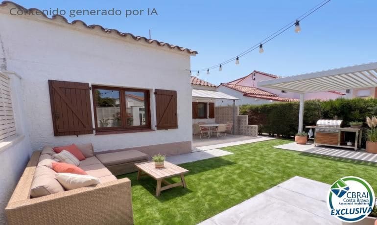 2 bedroom Terraced Villa for sale in Roses - € 178,000 (Ref: 9975572)