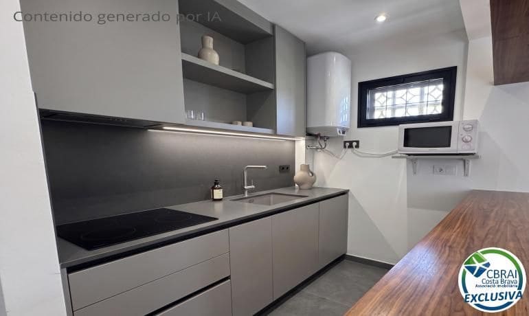 2 bedroom Terraced Villa for sale in Roses - € 178,000 (Ref: 9975572)