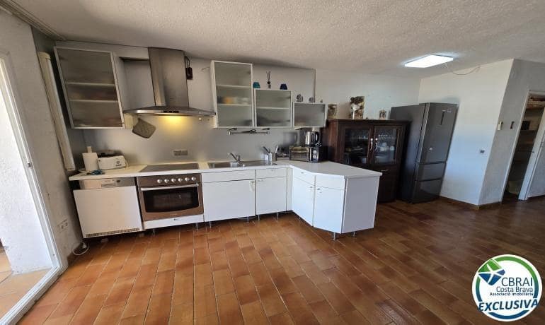 2 bedroom Apartment for sale in Empuriabrava - € 349,000 (Ref: 9977438)