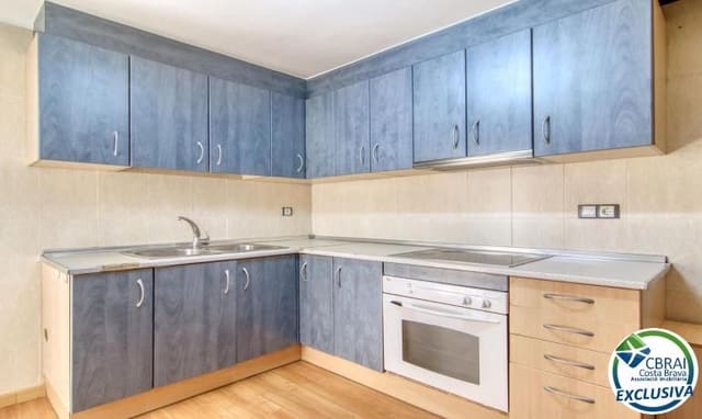 Apartamento de 2 habitaciones en Roses en venta - 175.000 € (Ref: 9986977)