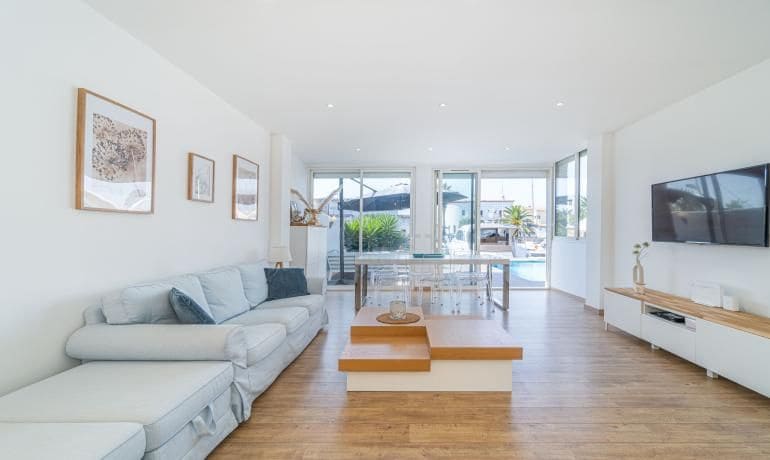 3 soverom Villa til salgs i Santa Margarida med svømmebasseng garasje - € 670 000 (Ref: 9997209)