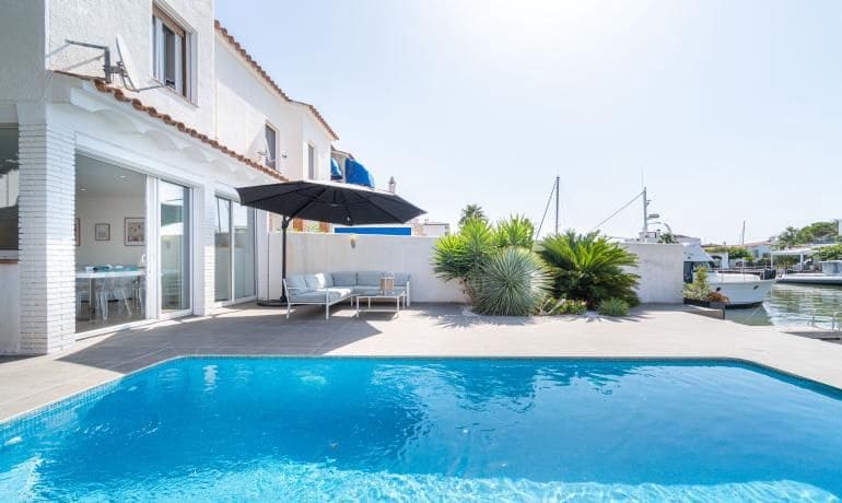 3 soverom Villa til salgs i Santa Margarida med svømmebasseng garasje - € 670 000 (Ref: 9997209)