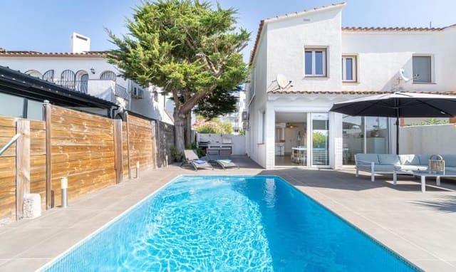 3 soverom Villa til salgs i Santa Margarida, Roses med svømmebasseng garasje - € 670 000 (Ref: 9997209)