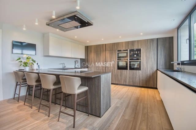 8 soveværelse Villa til salg i Santa Cristina d'Aro med swimmingpool garage - € 2.800.000 (Ref: 10005988)