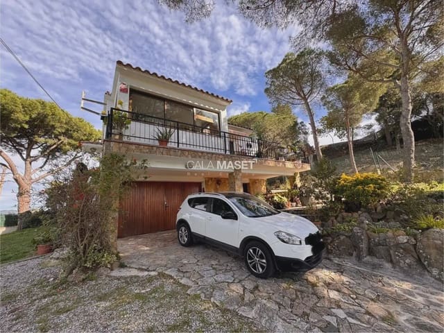 4 chambre Villa/Maison à vendre à Castell d'Aro, Castell-Platja d'Aro avec garage - 459 000 € (Ref: 9890793)