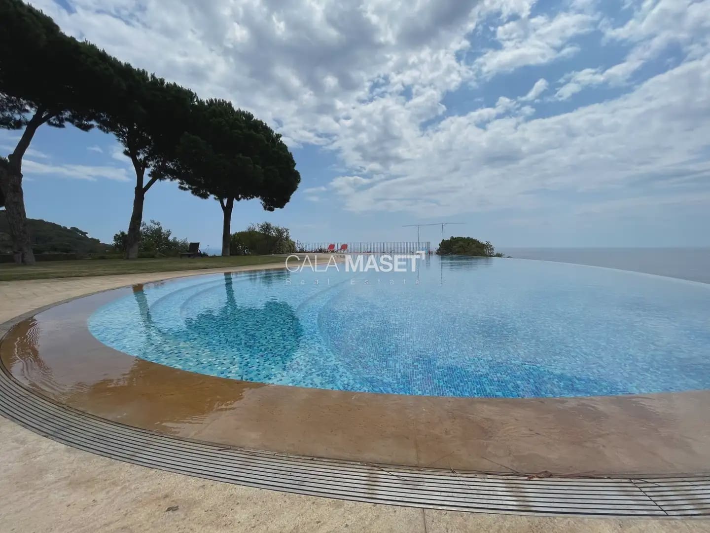 11 soveværelse Villa til salg i Sant Feliu de Guixols med garage - € 9.500.000 (Ref: 9890798)