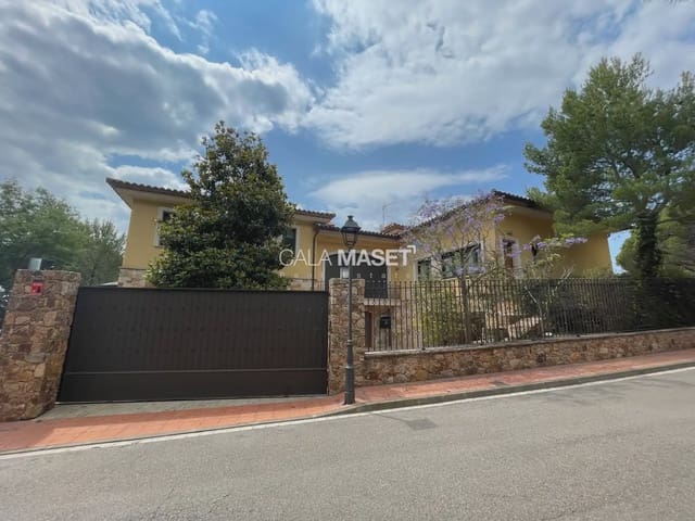 11 soveværelse Villa til salg i Sant Feliu de Guíxols med garage - € 9.500.000 (Ref: 9890798)