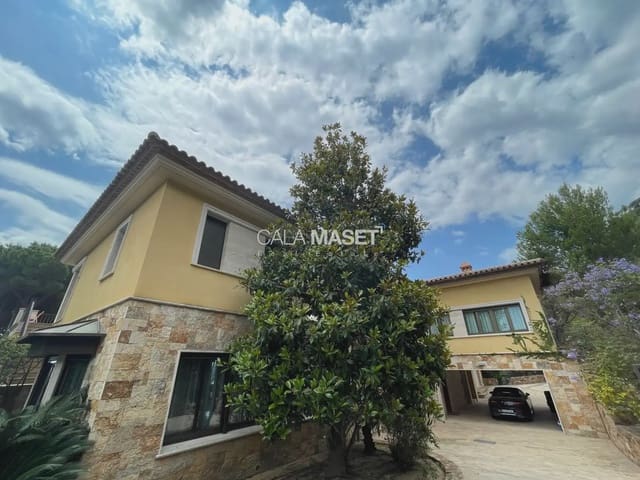 11 soveværelse Villa til salg i Sant Feliu de Guíxols med garage - € 9.500.000 (Ref: 9890798)