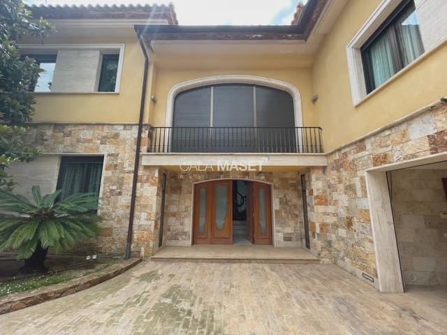 11 soveværelse Villa til salg i Sant Feliu de Guíxols med garage - € 9.500.000 (Ref: 9890798)