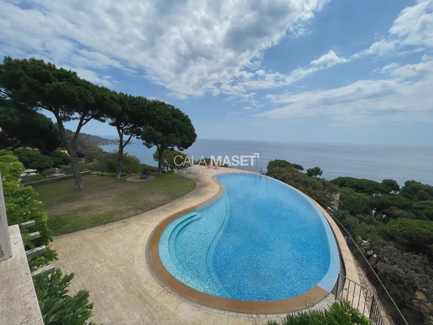 11 soveværelse Villa til salg i Sant Feliu de Guixols med garage - € 9.500.000 (Ref: 9890798)