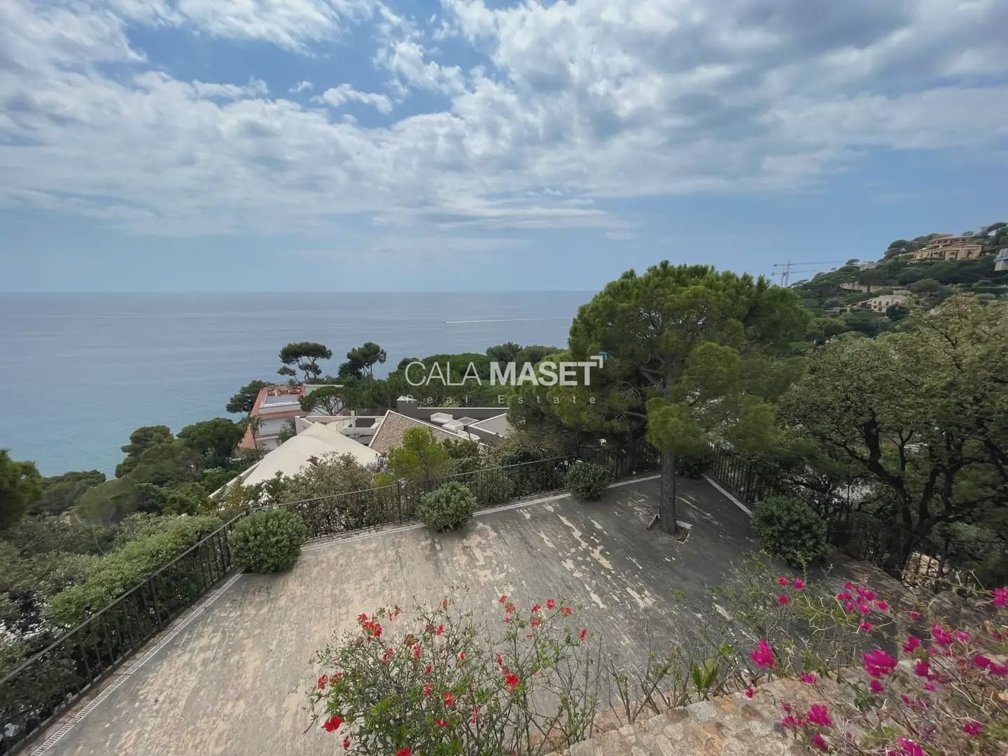 11 soveværelse Villa til salg i Sant Feliu de Guixols med garage - € 9.500.000 (Ref: 9890798)