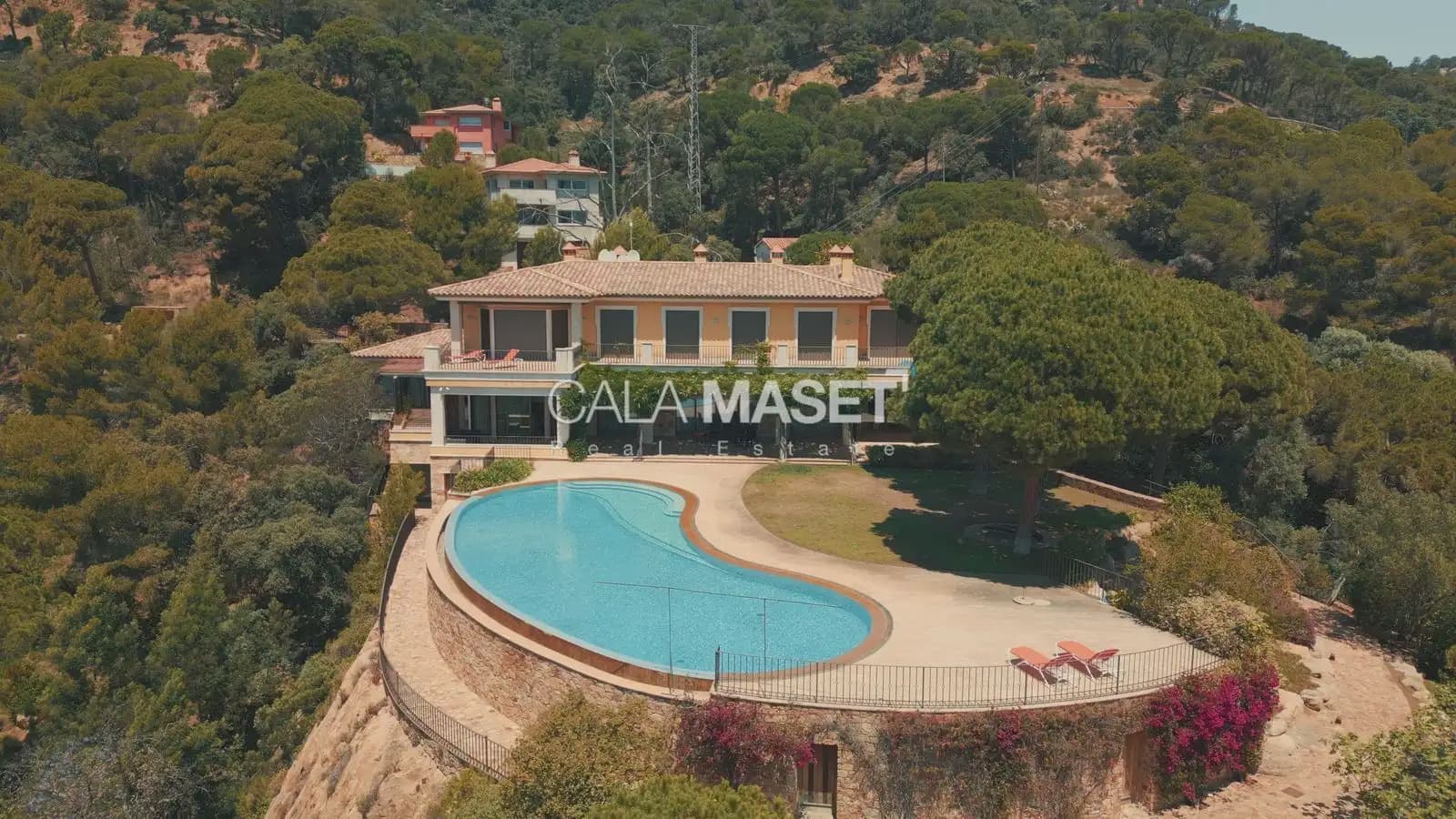 11 soveværelse Villa til salg i Sant Feliu de Guixols med garage - € 9.500.000 (Ref: 9890798)