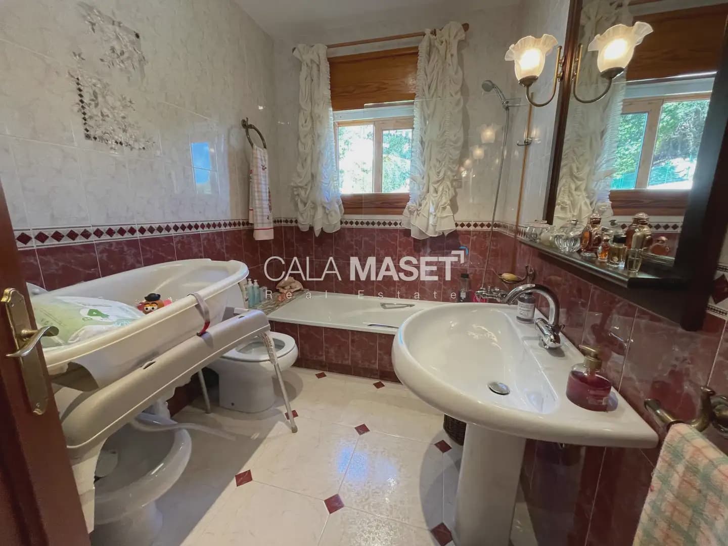 4 slaapkamer Villa te koop in Platja d'Aro met garage - € 590.000 (Ref: 9890800)