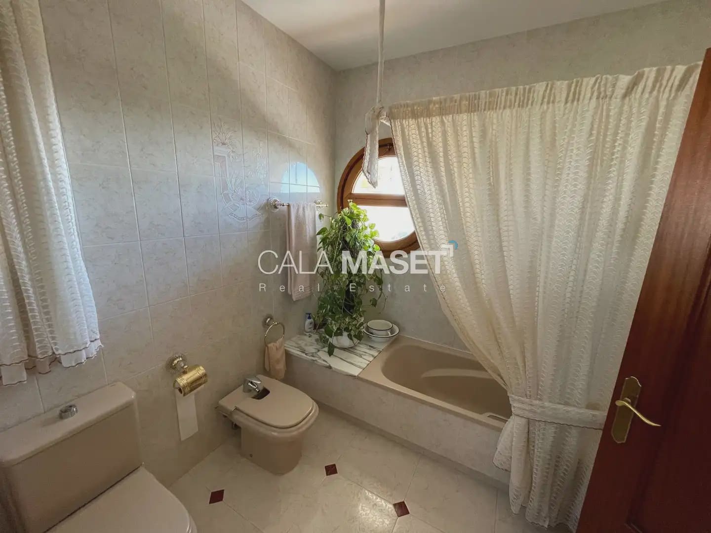 4 slaapkamer Villa te koop in Platja d'Aro met garage - € 590.000 (Ref: 9890800)