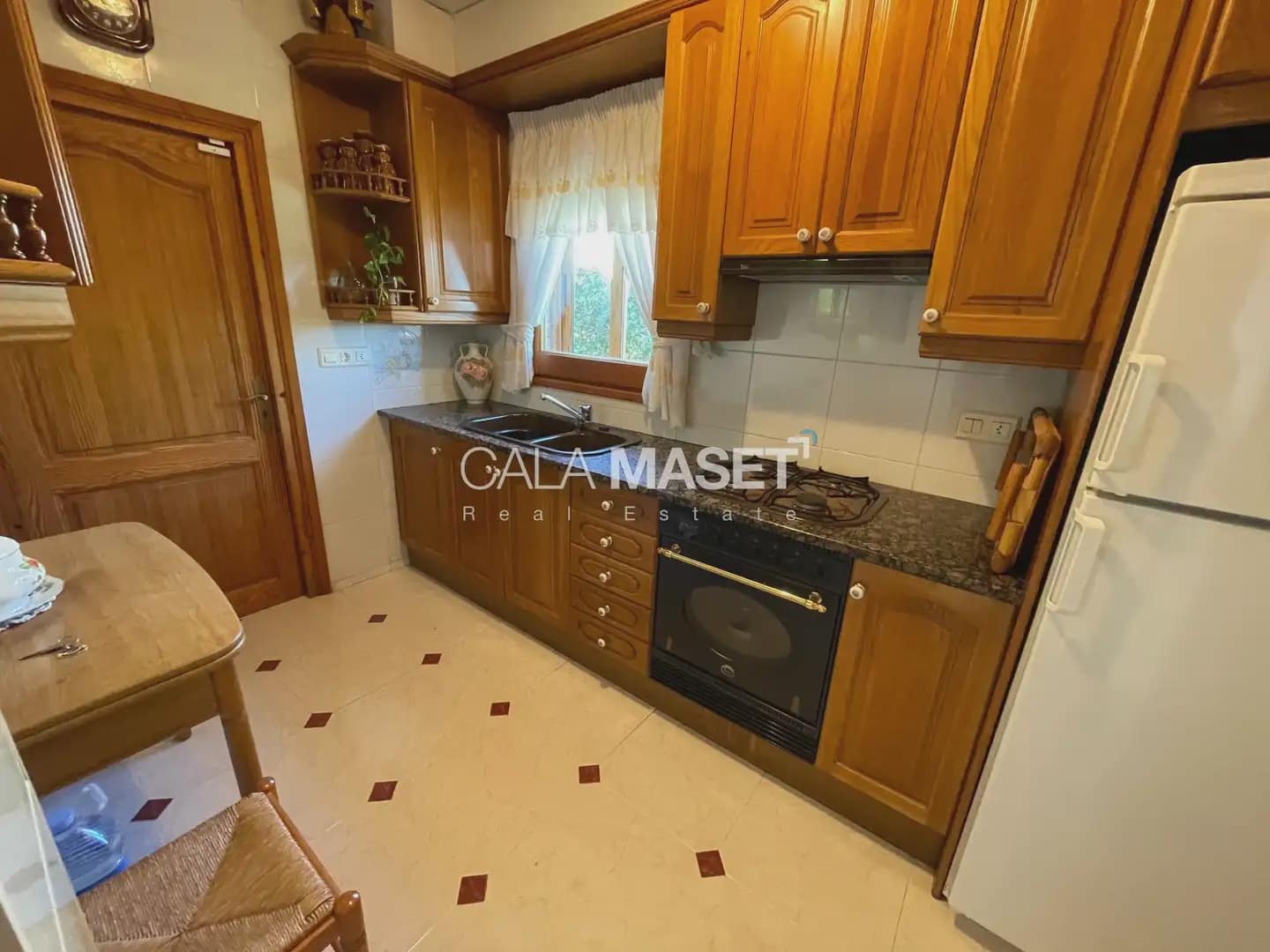 4 slaapkamer Villa te koop in Platja d'Aro met garage - € 590.000 (Ref: 9890800)