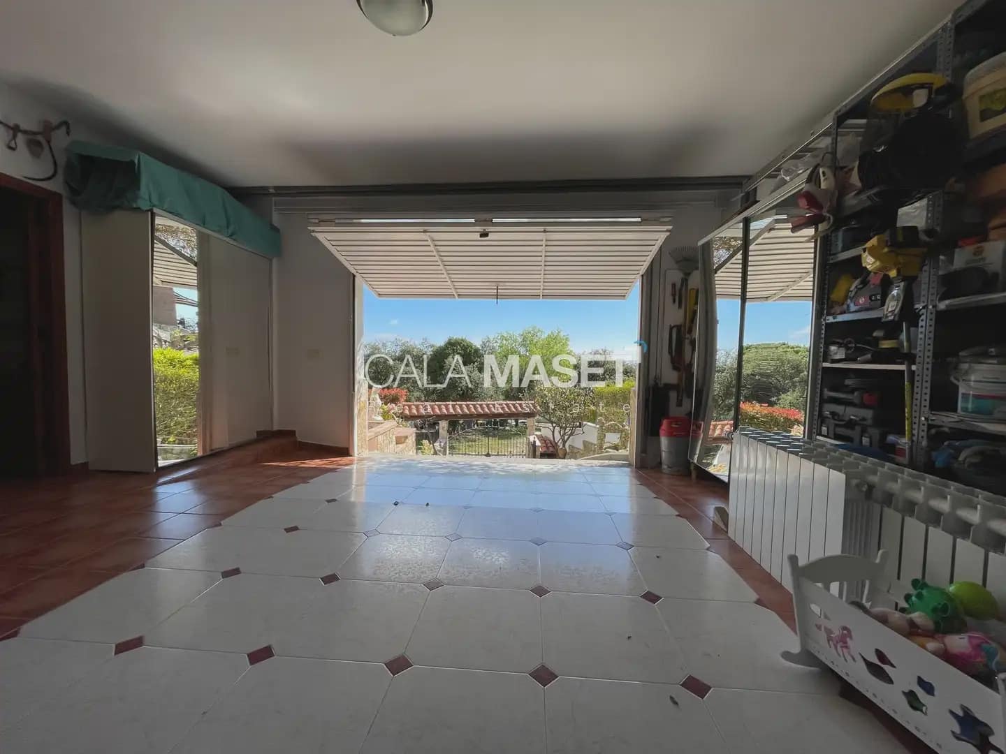 4 slaapkamer Villa te koop in Platja d'Aro met garage - € 590.000 (Ref: 9890800)