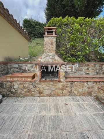 Chalet de 3 habitaciones en Castell d'Aro, Castell-Platja d'Aro en venta con garaje - 790.000 € (Ref: 9890802)