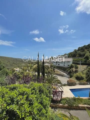 Chalet de 3 habitaciones en Castell d'Aro, Castell-Platja d'Aro en venta con garaje - 790.000 € (Ref: 9890802)