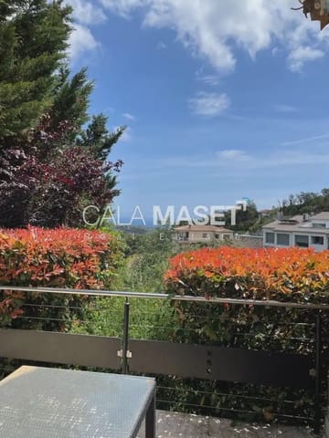 Chalet de 3 habitaciones en Castell d'Aro, Castell-Platja d'Aro en venta con garaje - 790.000 € (Ref: 9890802)