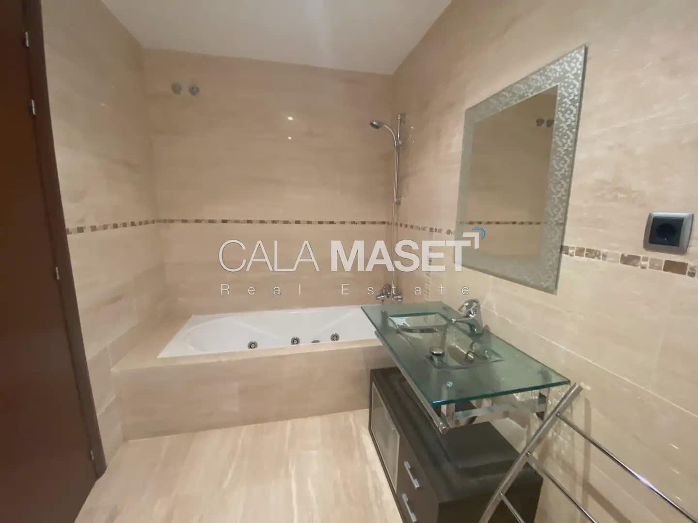 Chalet de 3 habitaciones en Castell-Platja d'Aro en venta con garaje - 790.000 € (Ref: 9890802)