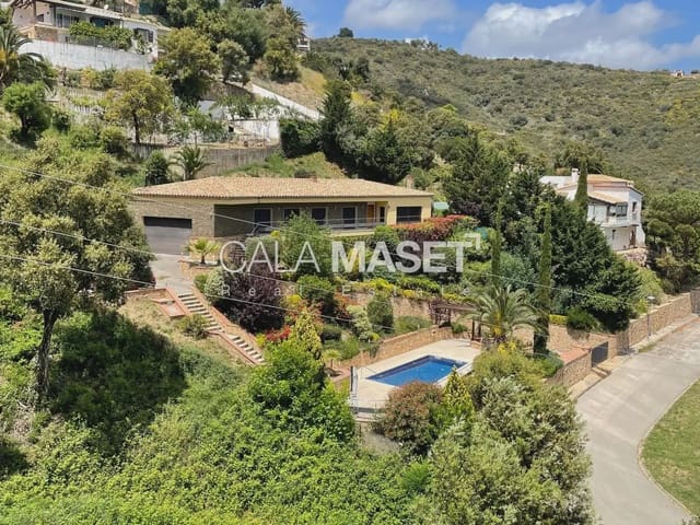 Chalet de 3 habitaciones en Castell d'Aro, Castell-Platja d'Aro en venta con garaje - 790.000 € (Ref: 9890802)