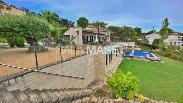 5 soverom Villa til salgs i Santa Cristina d'Aro med svømmebasseng - € 1 995 000 (Ref: 9890803)