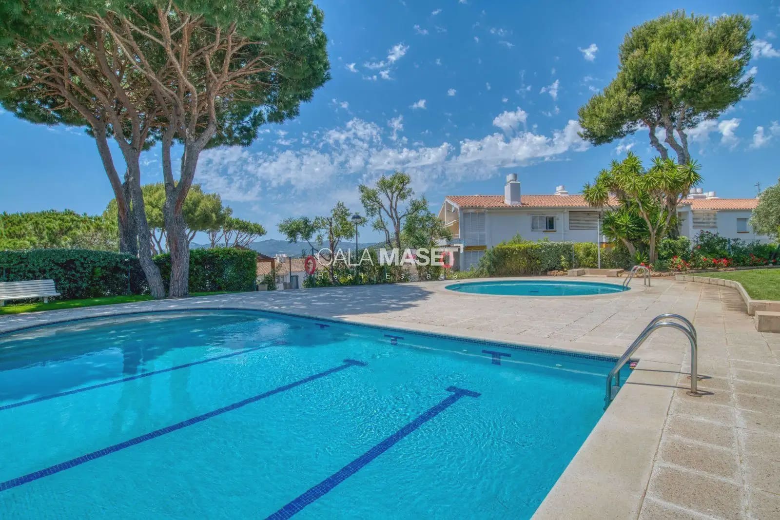 3 bedroom Flat for sale in Platja d'Aro with pool - € 400,000 (Ref: 9890804)