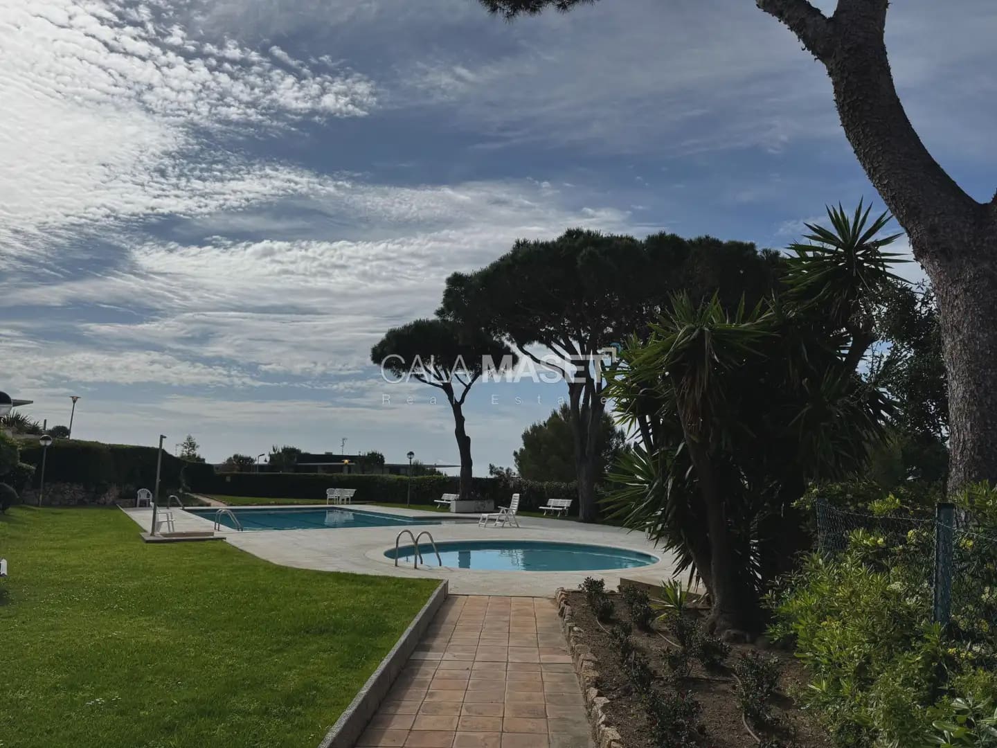 3 bedroom Flat for sale in Platja d'Aro with pool - € 400,000 (Ref: 9890804)