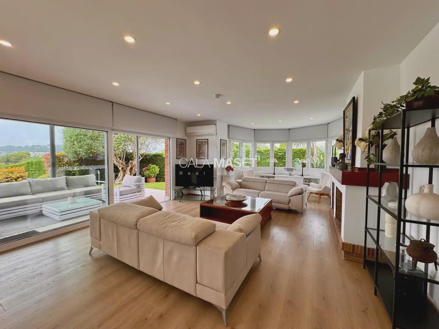 5 bedroom Villa for sale in Castell d'Aro with pool garage - € 2,600,000 (Ref: 9890805)