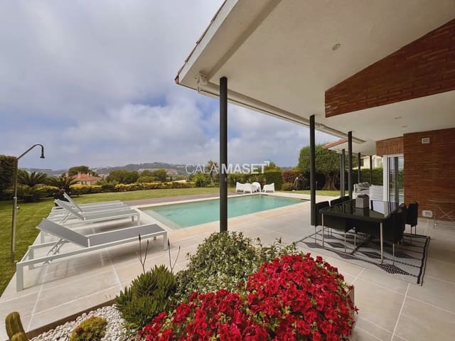 Chalet de 5 habitaciones en Castell d'Aro, Castell-Platja d'Aro en venta con piscina garaje - 2.600.000 € (Ref: 9890805)