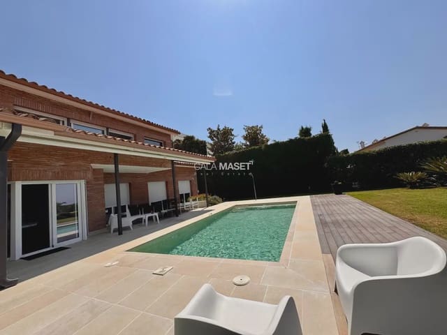 Chalet de 5 habitaciones en Castell d'Aro, Castell-Platja d'Aro en venta con piscina garaje - 2.600.000 € (Ref: 9890805)