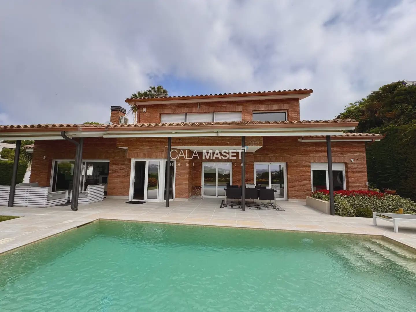 5 bedroom Villa for sale in Castell d'Aro with pool garage - € 2,600,000 (Ref: 9890805)